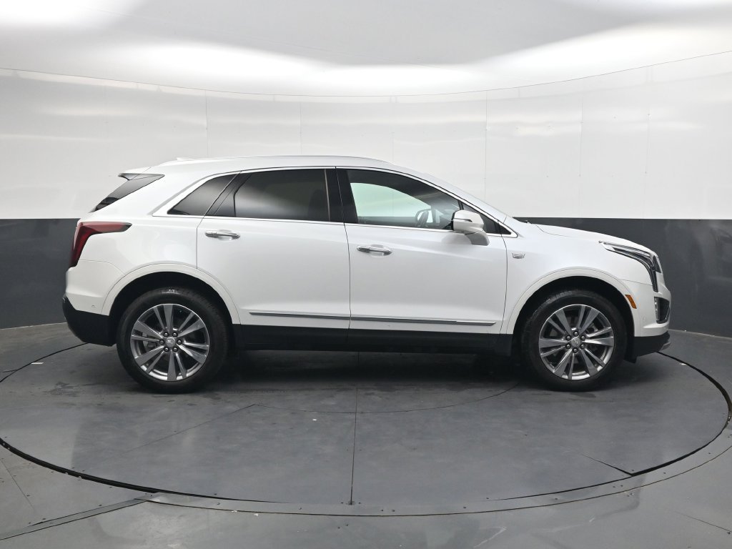 Used 2024 Cadillac XT5 Premium Luxury w/ Technology Package FWD image 3