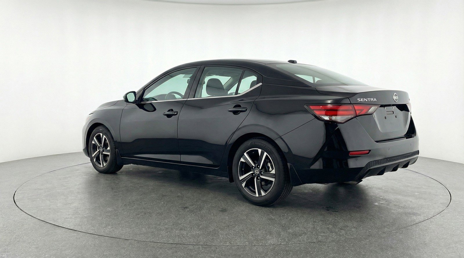 Used 2025 Nissan Sentra SV image 6