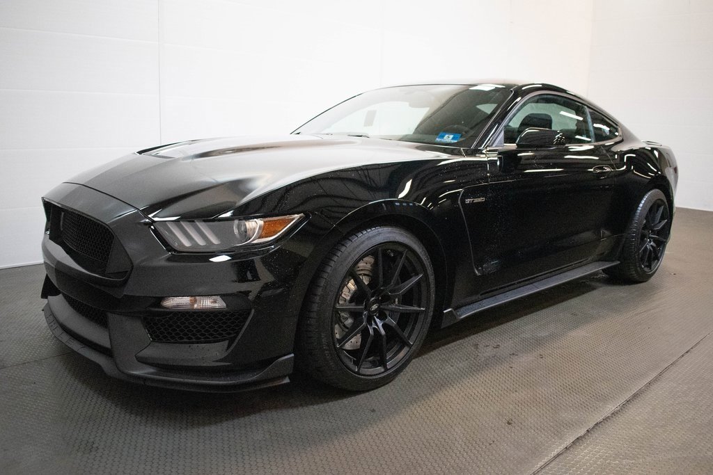 Used 2016 Ford Mustang Shelby GT350 w/ Technology Package image 8