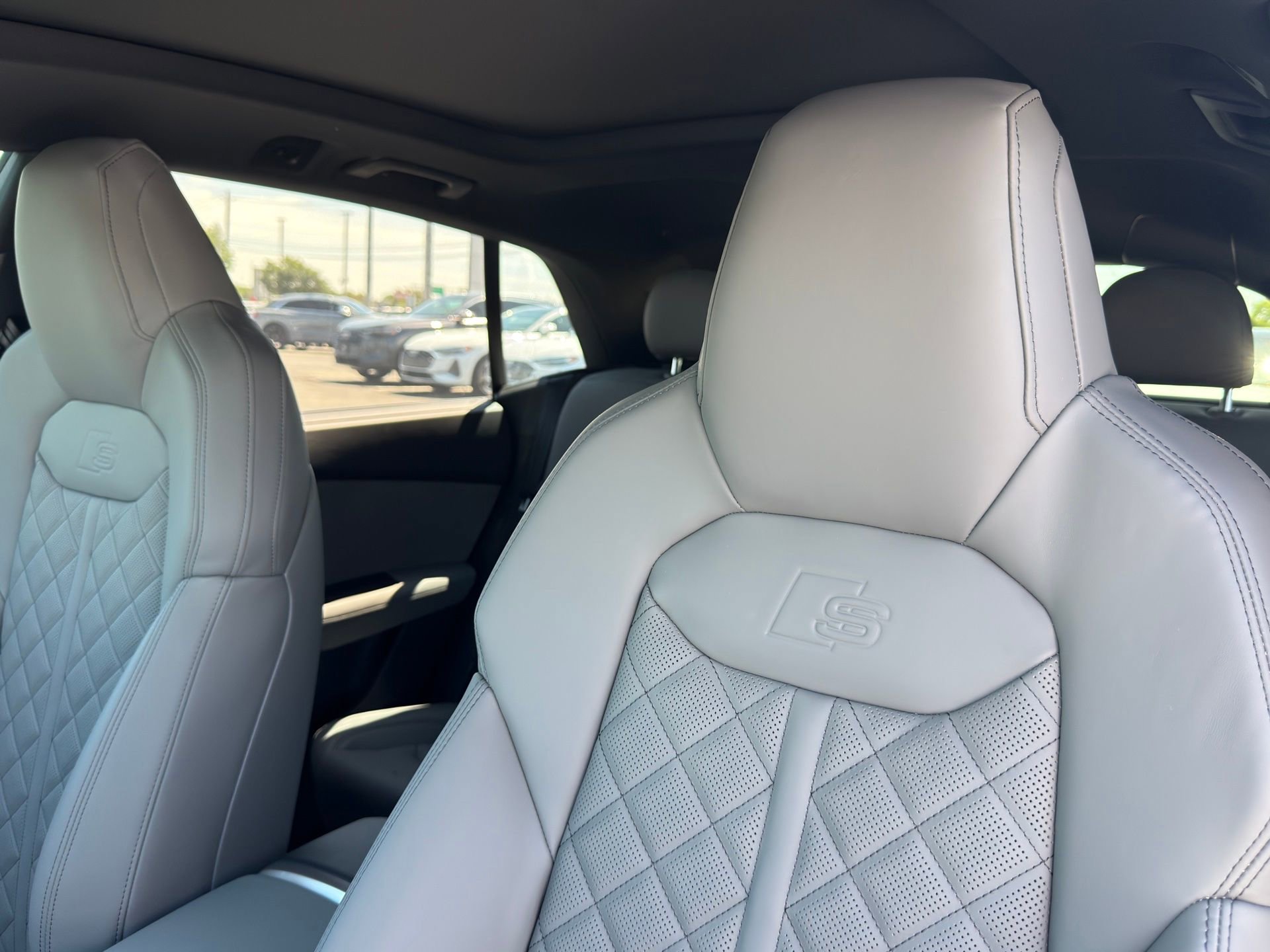 New 2026 Audi SQ8 Premium Plus image 9