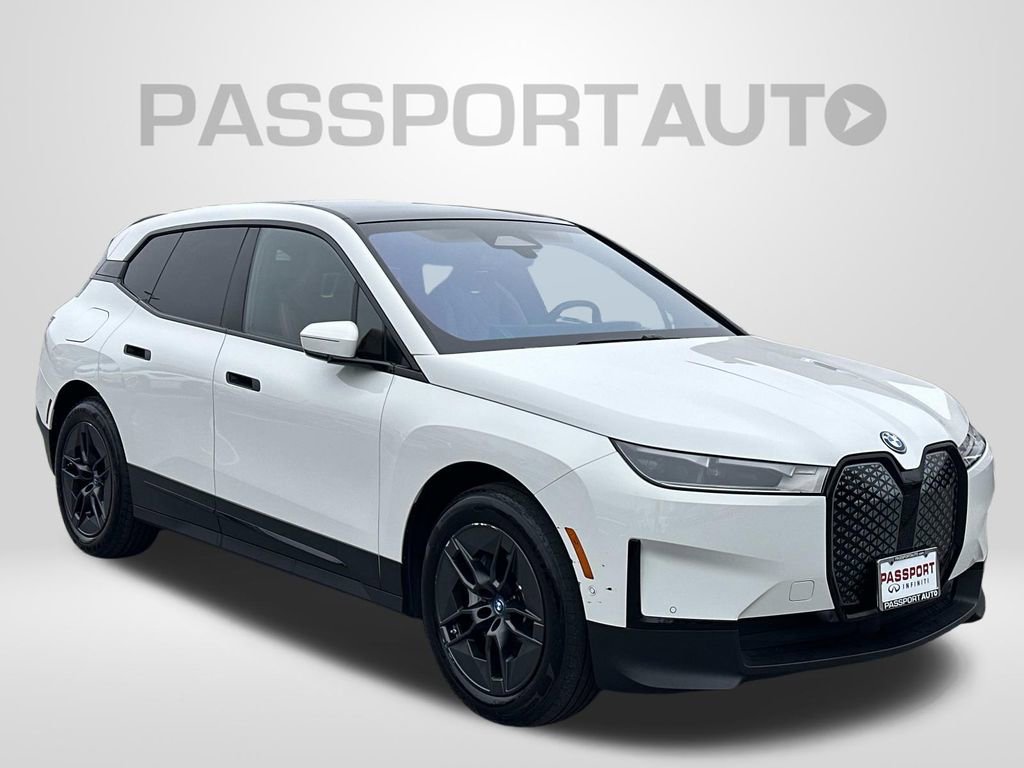 Used 2023 BMW iX xDrive50 image 6