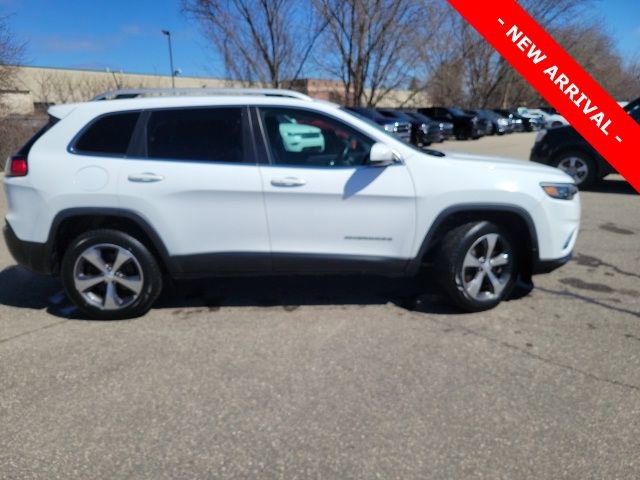 Used 2019 Jeep Cherokee Limited w/ Luxury Group image 2