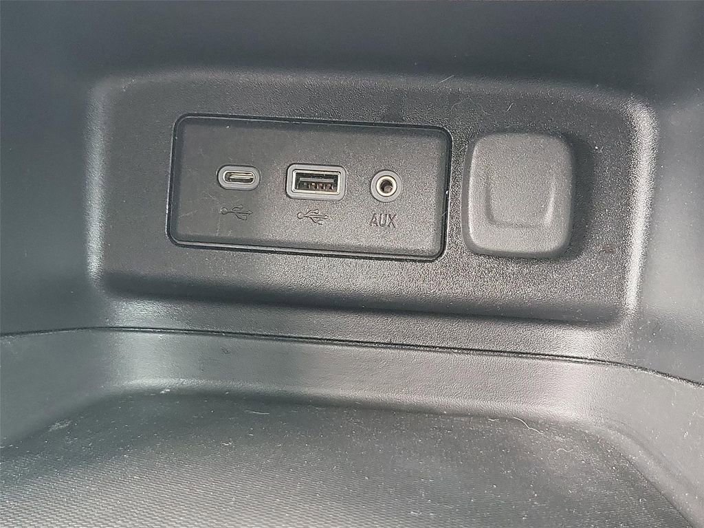 Used 2019 Chevrolet Equinox LS AWD/4WD image 35