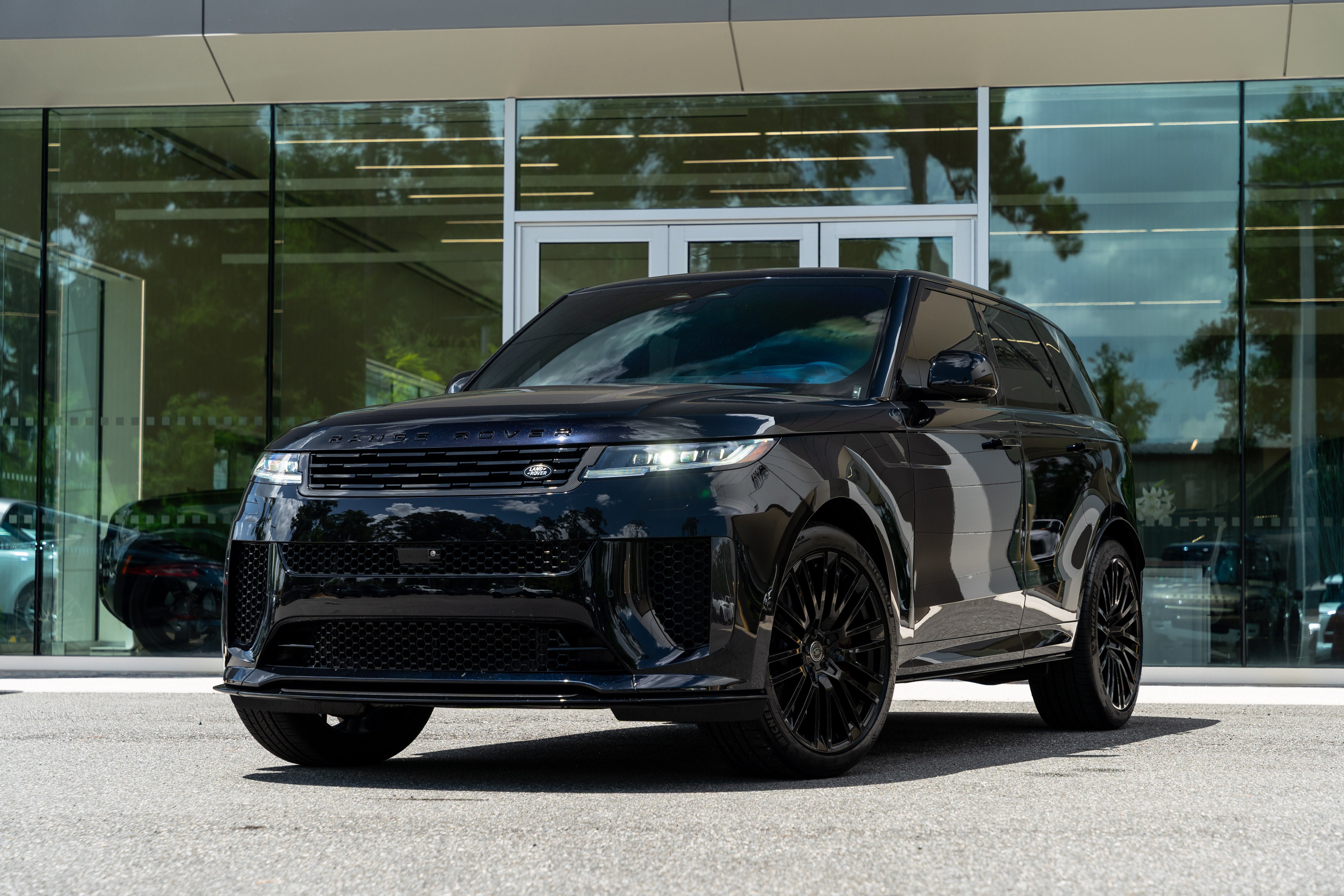 Used 2025 Land Rover Range Rover Sport SV Edition Two AWD/4WD image 1