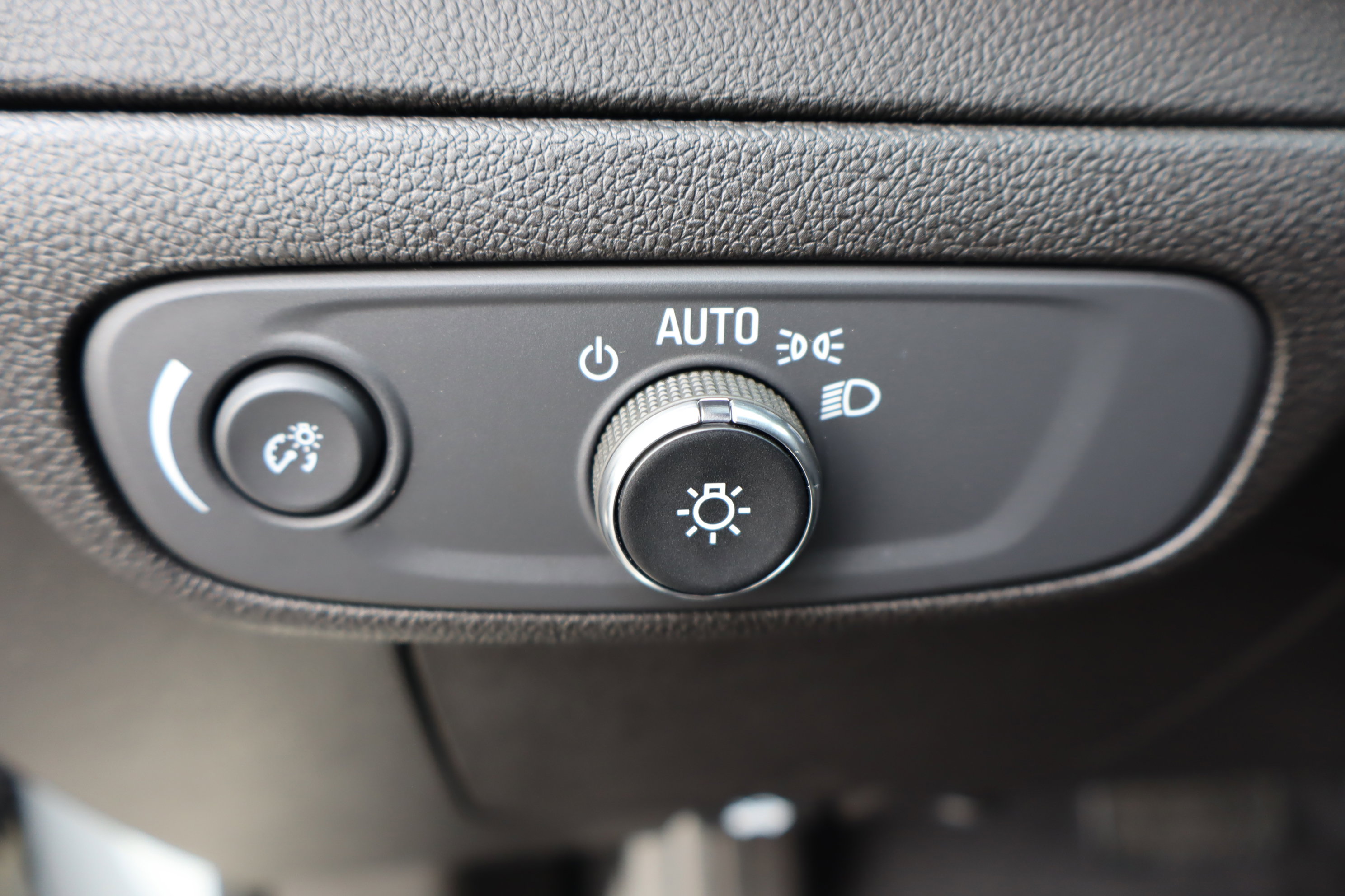 Certified 2023 Chevrolet Bolt EUV Premier w/ Sun & Sound Package image 19