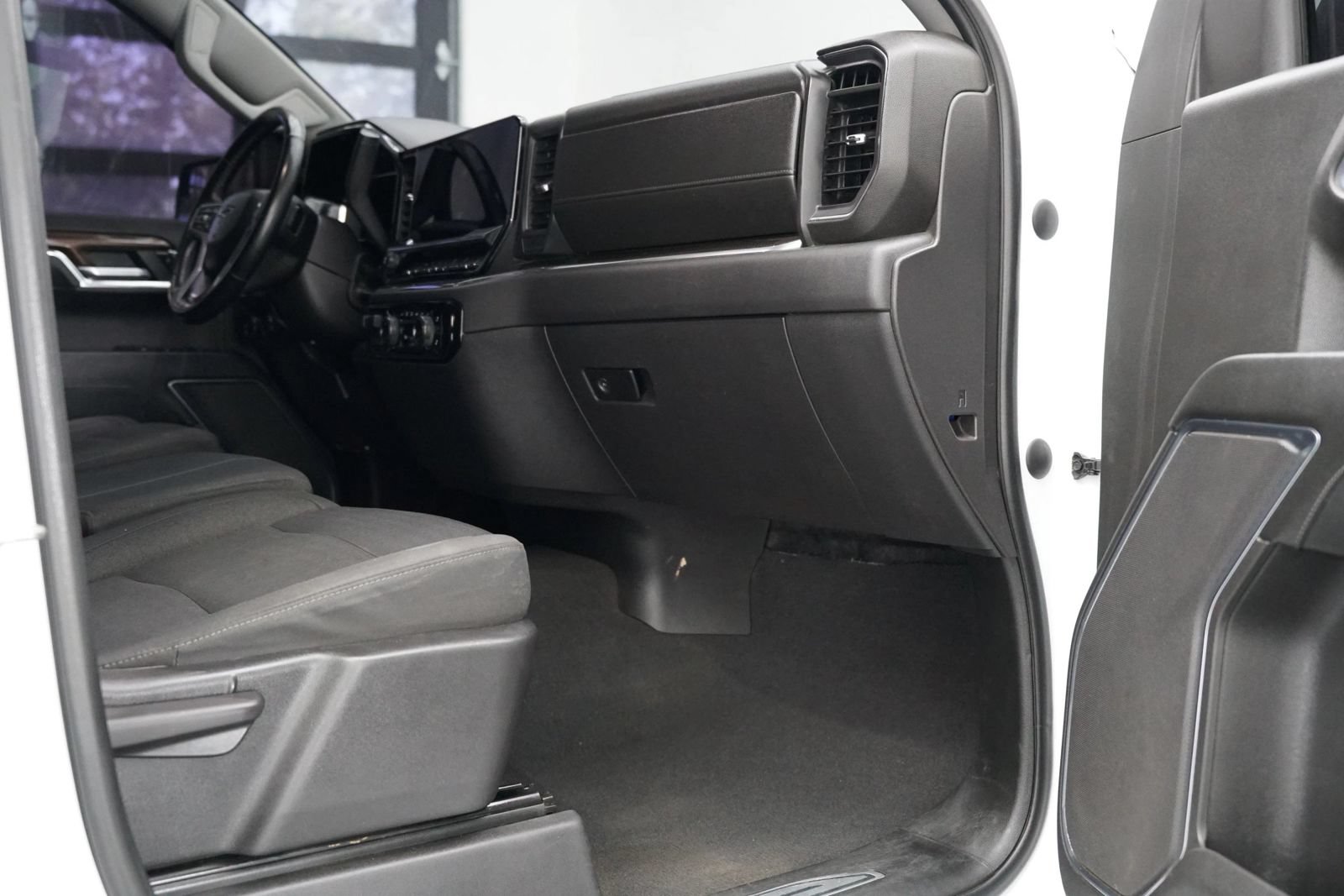 Used 2023 Chevrolet Silverado 1500 LT Trail Boss w/ Protection Package AWD/4WD image 35