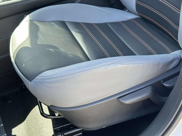 Used 2023 Nissan Kicks SR w/ SR Premium Package FWD image 15