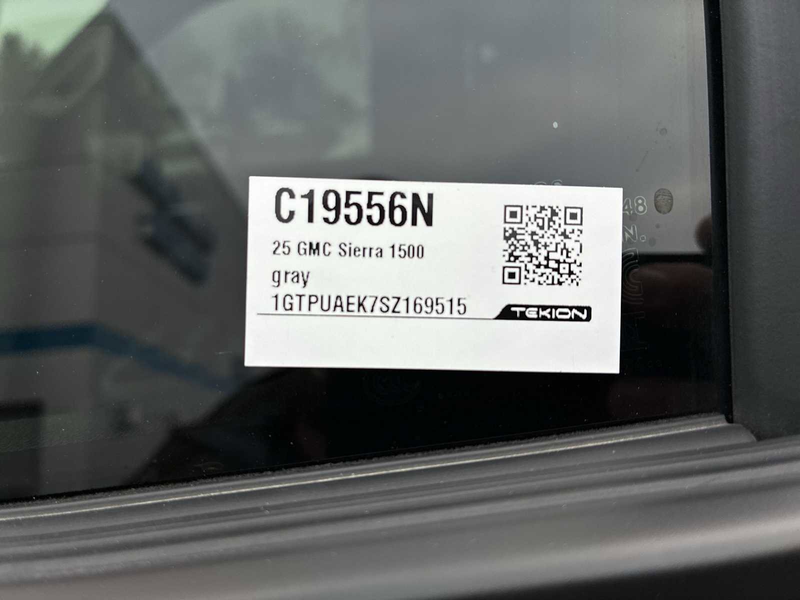 Certified 2025 GMC Sierra 1500 Pro w/ Graphite Edition image 33