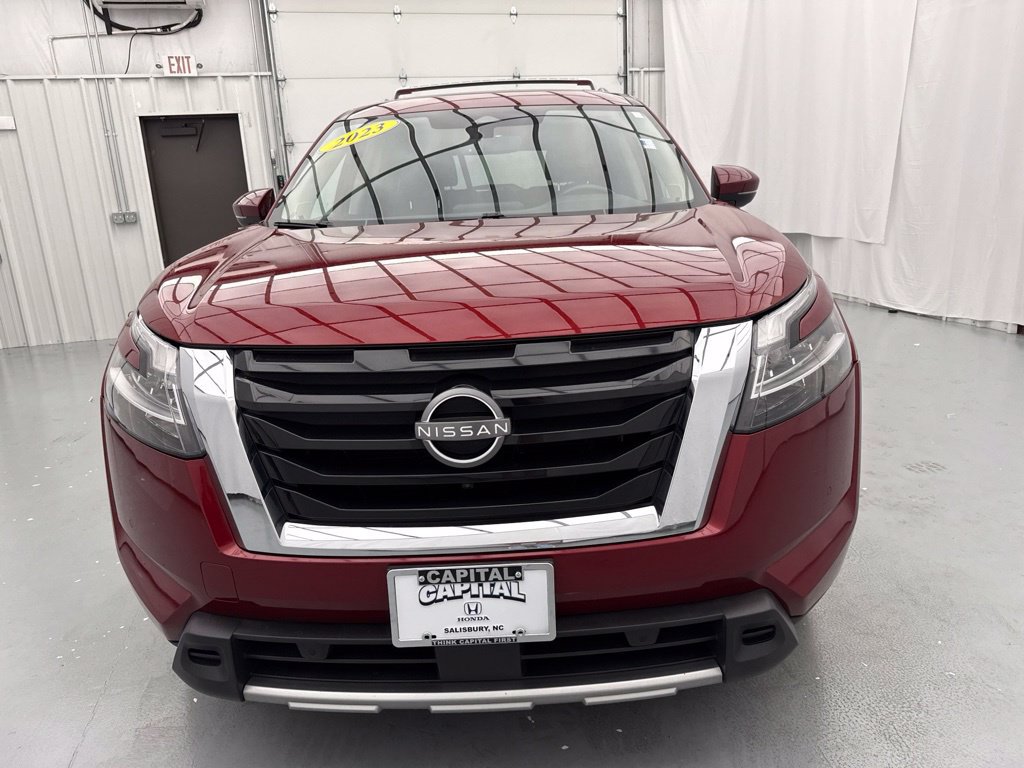 Used 2023 Nissan Pathfinder SL w/ SL Premium Package AWD/4WD image 2