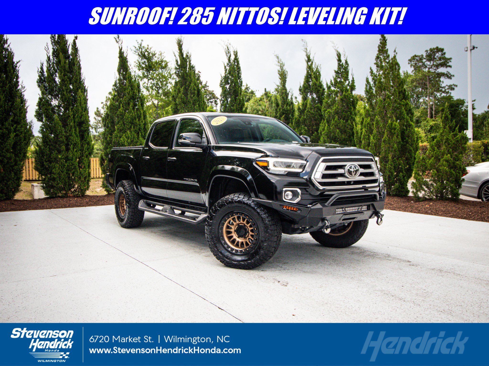 Used 2023 Toyota Tacoma Limited AWD/4WD image 1