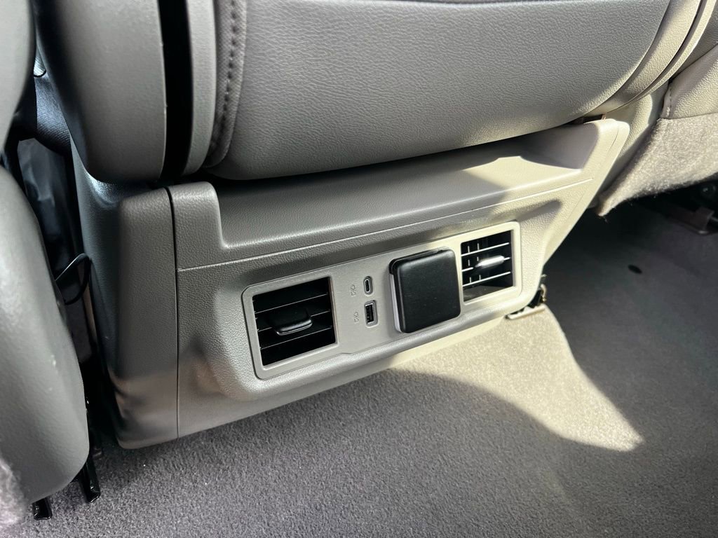 Used 2024 GMC Sierra 1500 SLT image 30