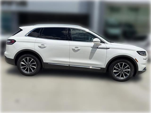 Used 2022 Lincoln Nautilus FWD image 10