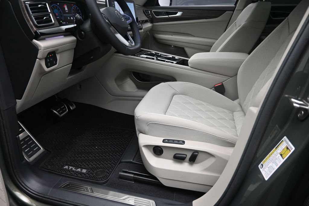 New 2026 Volkswagen Atlas SEL Premium R-Line AWD/4WD image 17