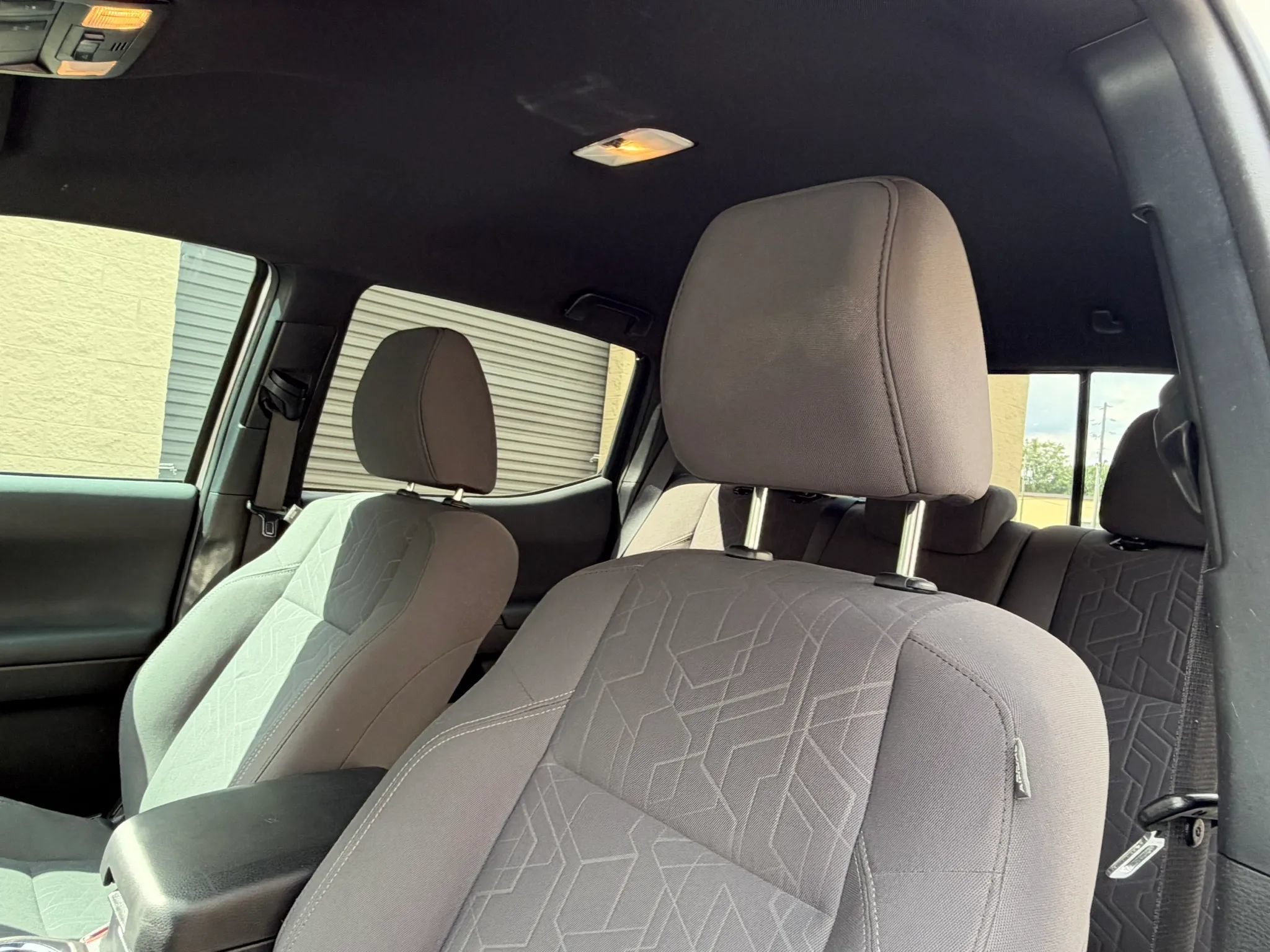 Used 2019 Toyota Tacoma TRD Off-Road w/ Technology Package AWD/4WD image 19