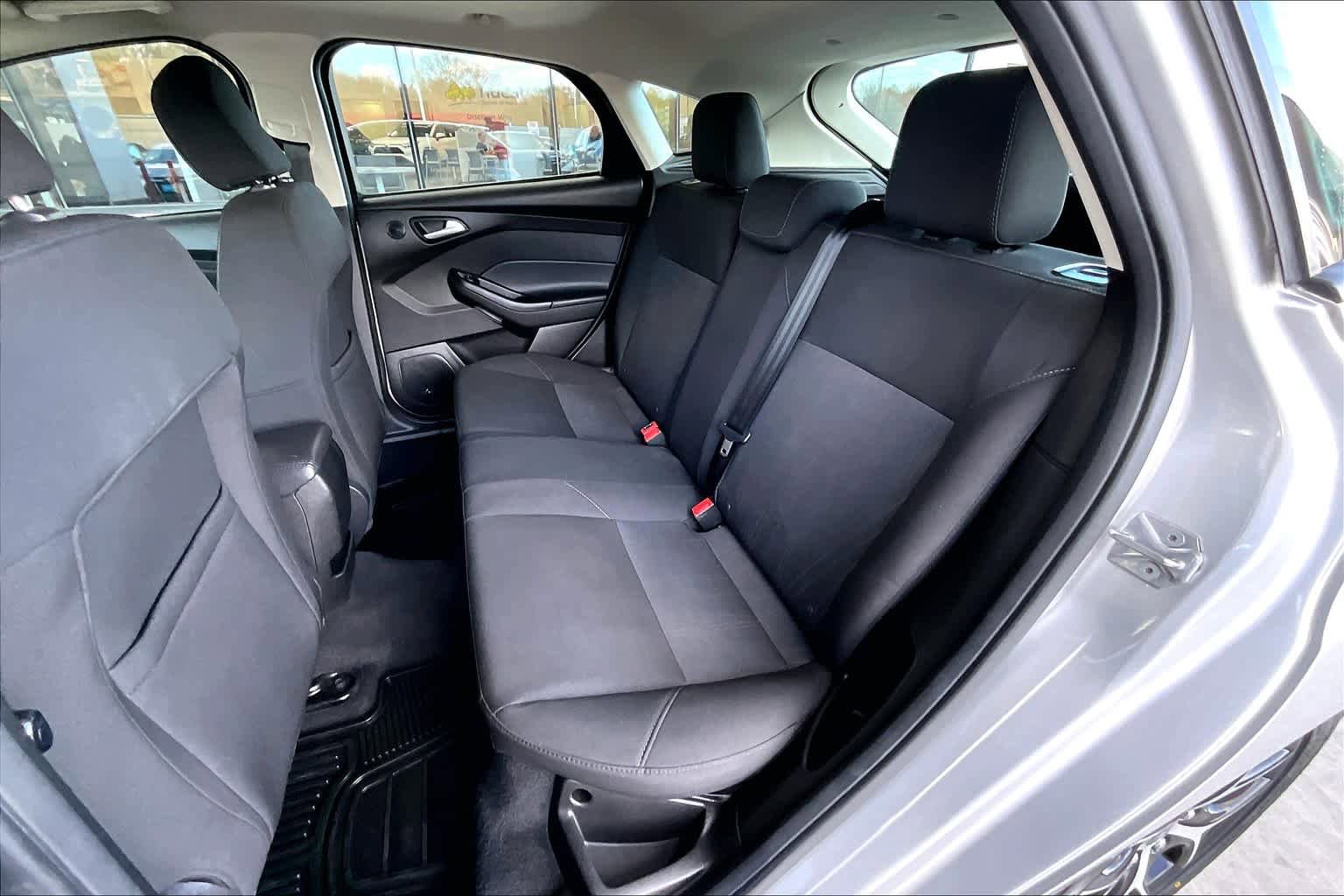 Used 2017 Ford Focus SEL w/ Cold Weather Package image 15