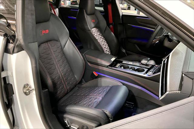 Used 2025 Audi RS 7 Performance w/ Matte Carbon Package AWD/4WD image 9