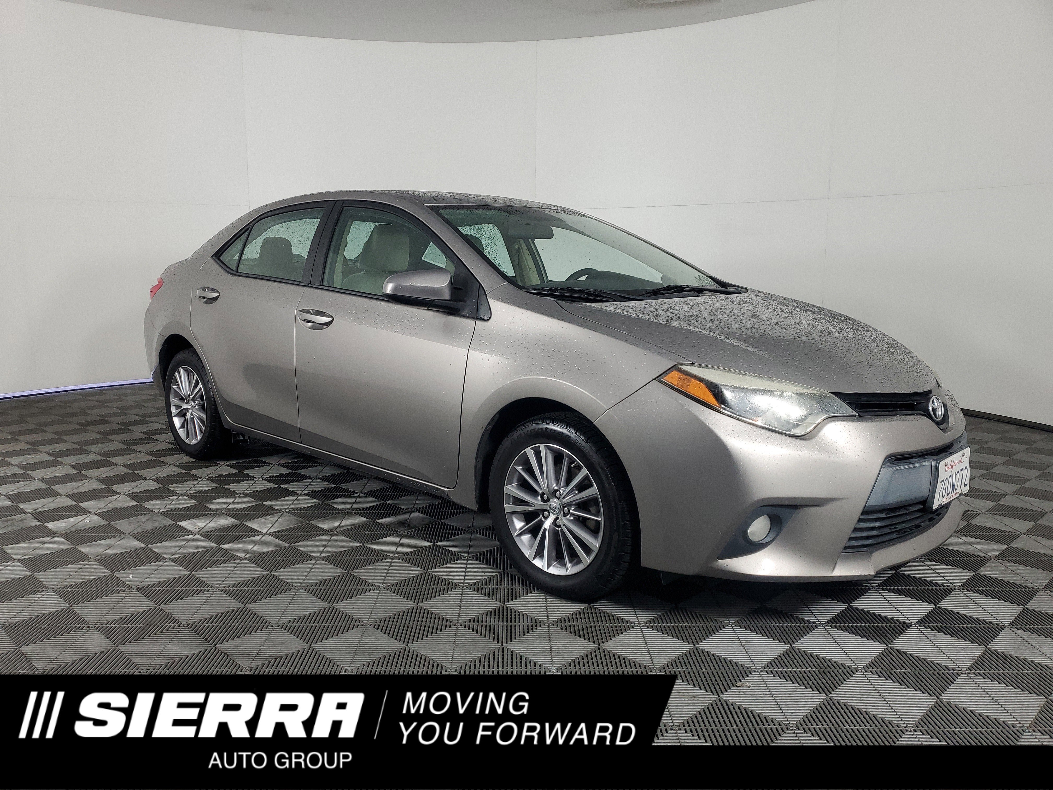 Used 2014 Toyota Corolla LE image 1