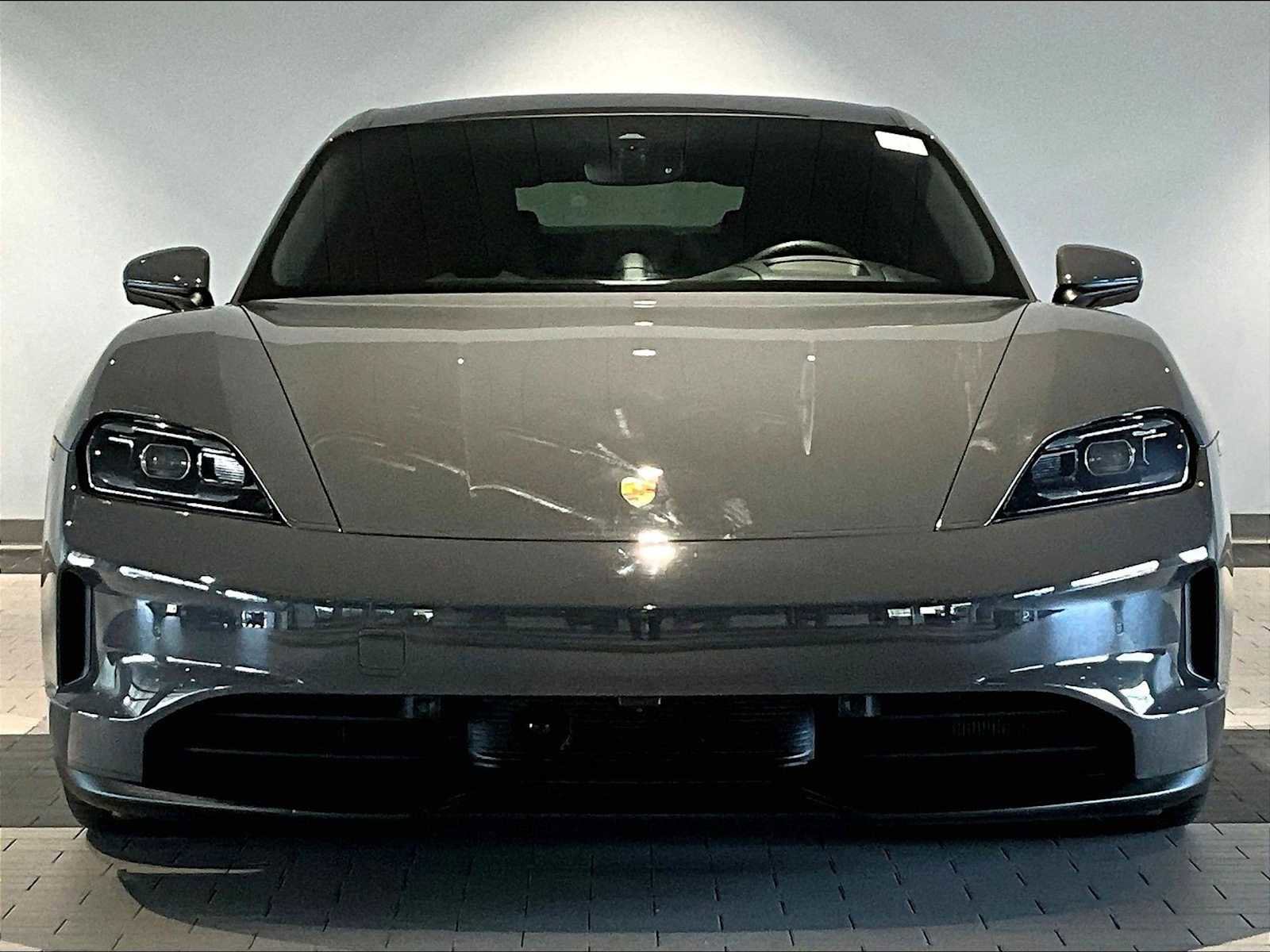 Used 2025 Porsche Taycan image 13