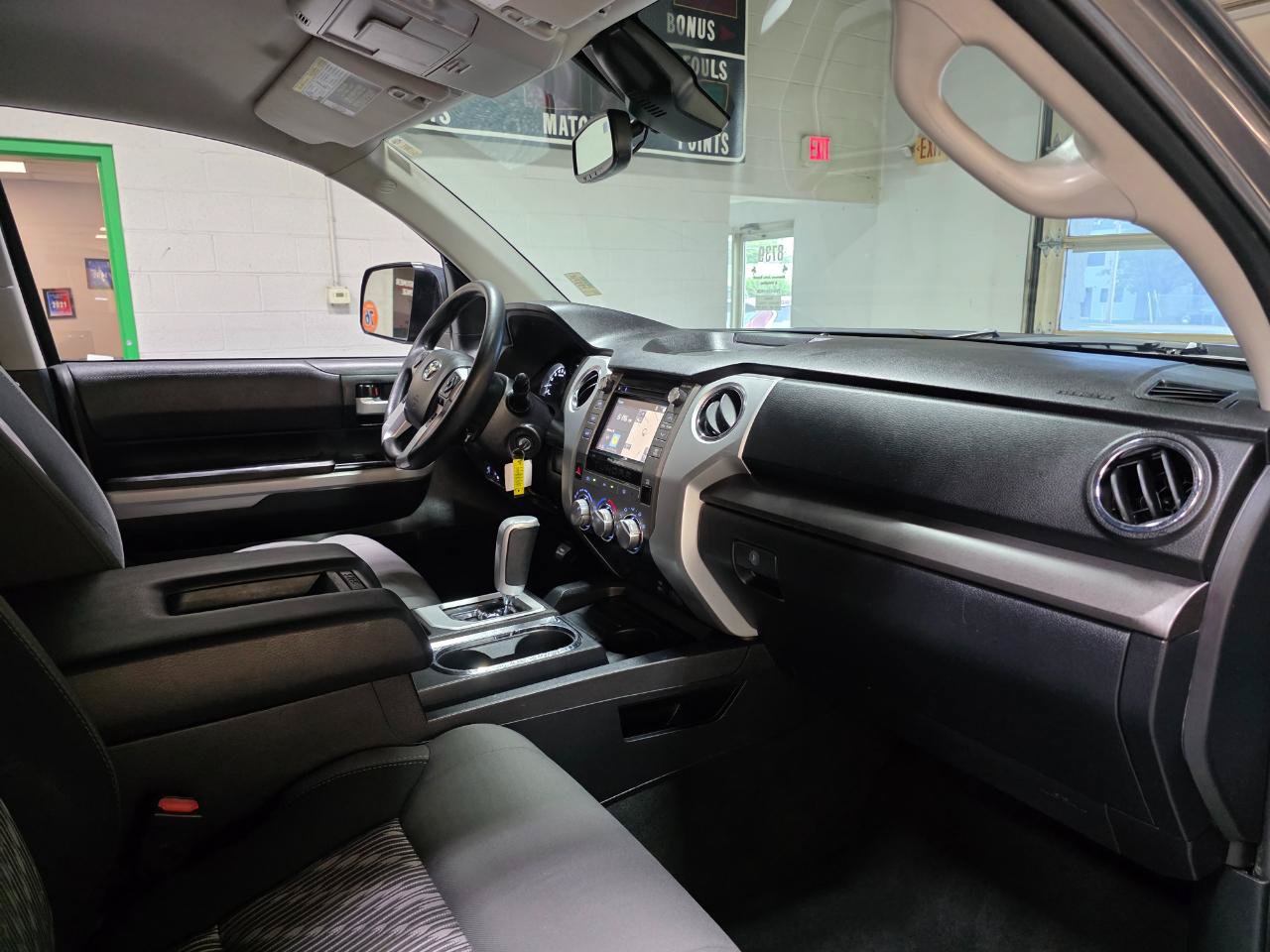Used 2018 Toyota Tundra SR5 w/ SR5 Upgrade Package RWD image 25