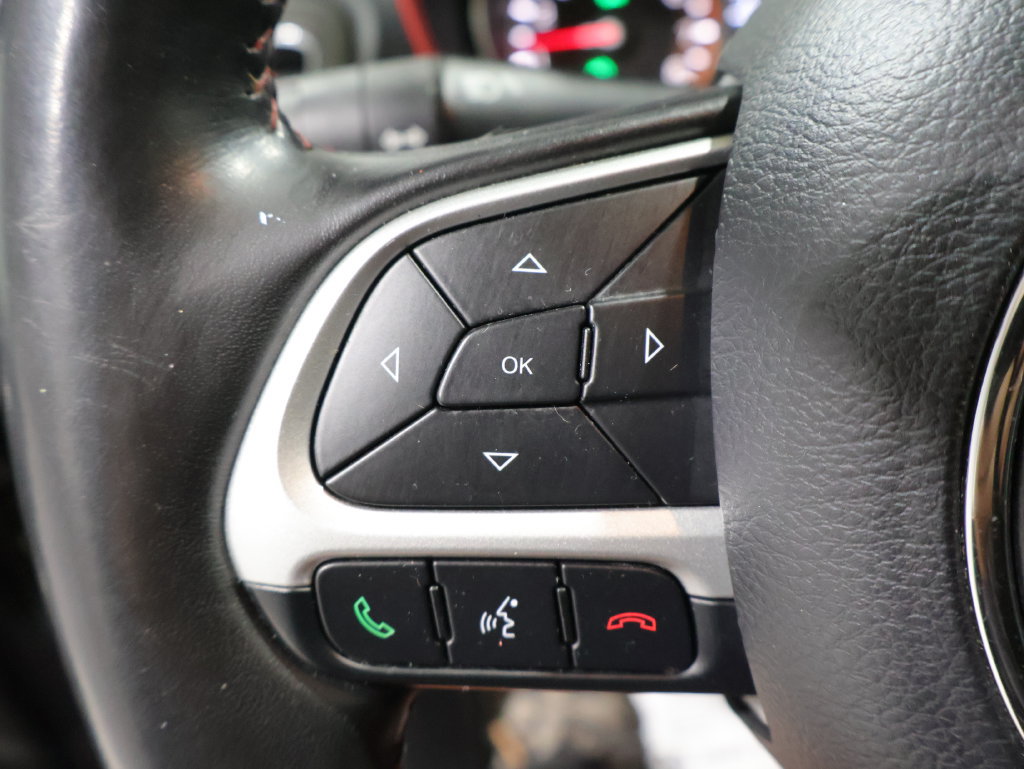 Used 2019 Jeep Compass Trailhawk w/ Leather Interior Group AWD/4WD image 34
