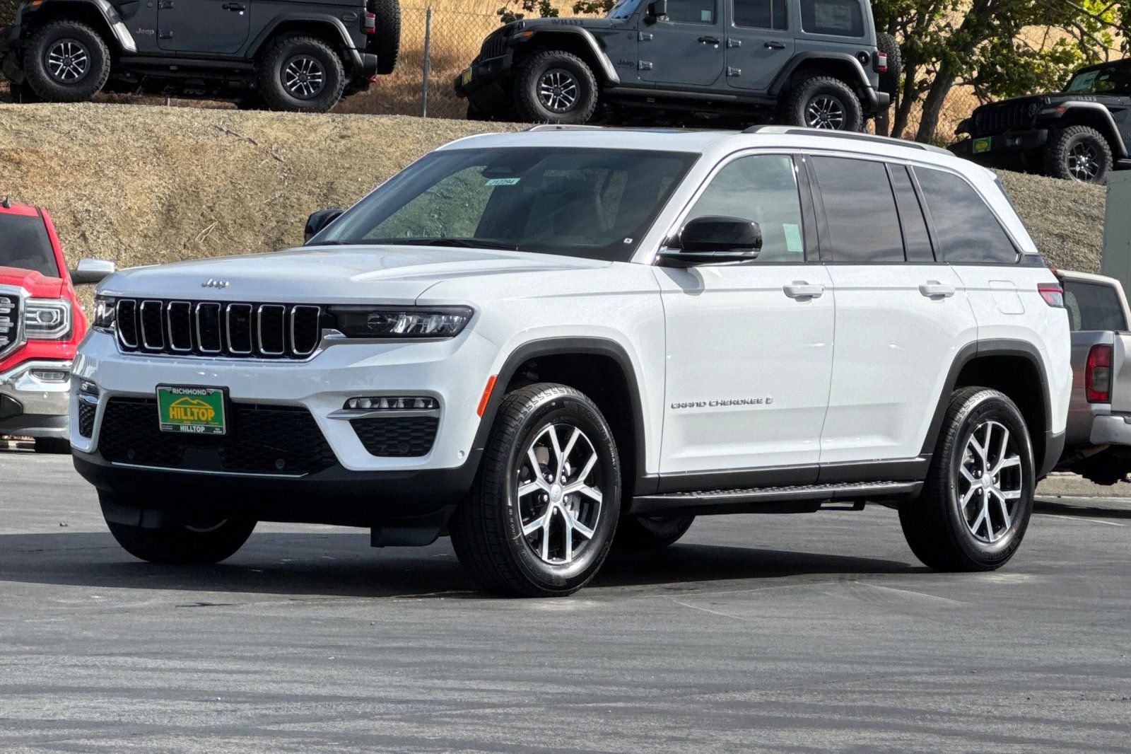 New 2025 Jeep Grand Cherokee Limited w/ Luxury Tech Group II image 9