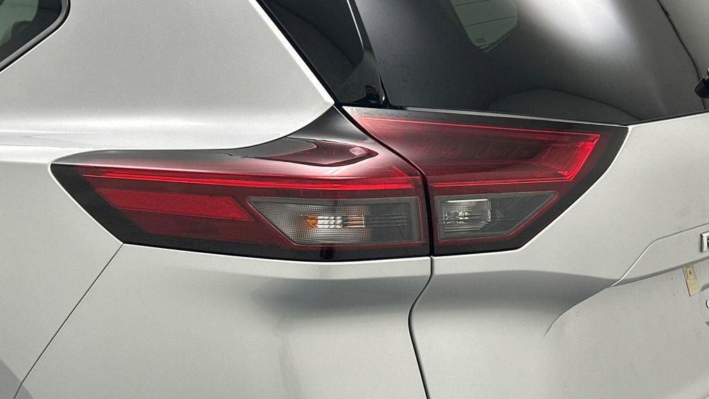 Certified 2021 Nissan Rogue SL w/ Premium Package image 22