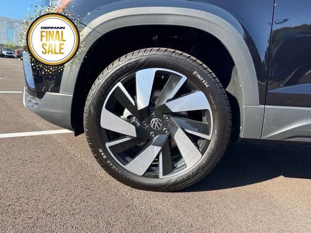 New 2024 Volkswagen Taos SE image 10