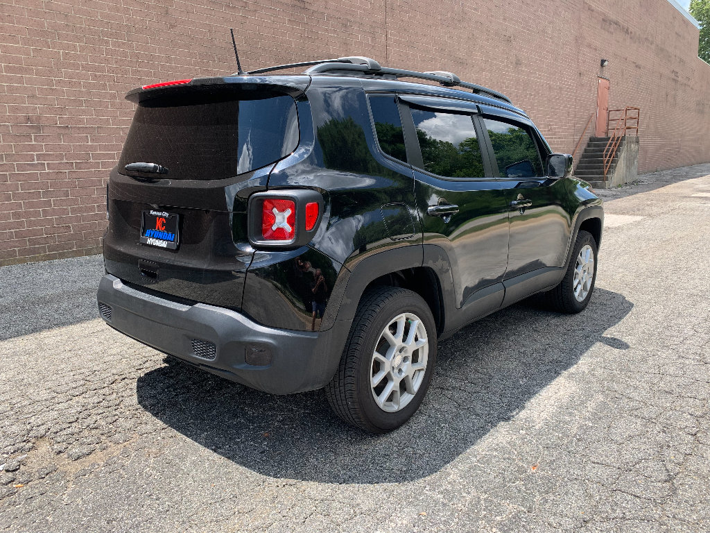 Used 2021 Jeep Renegade Latitude AWD/4WD image 5