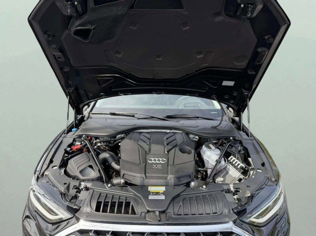 Certified 2022 Audi A8 L 3.0T AWD/4WD image 33