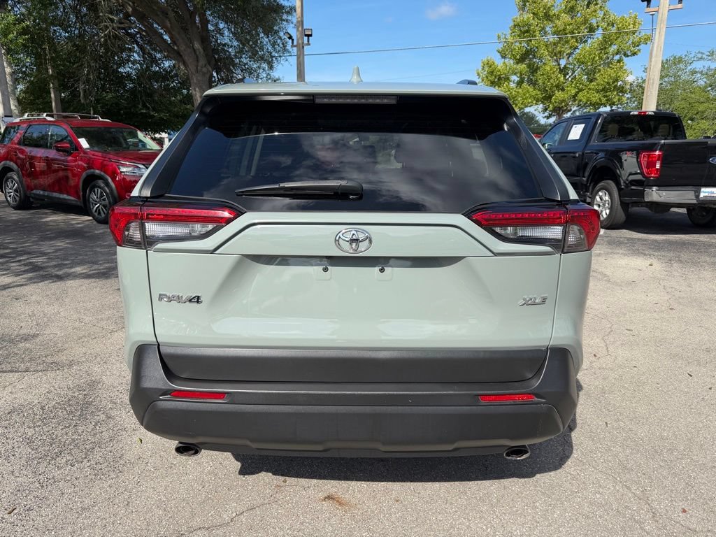Used 2021 Toyota RAV4 XLE FWD image 4