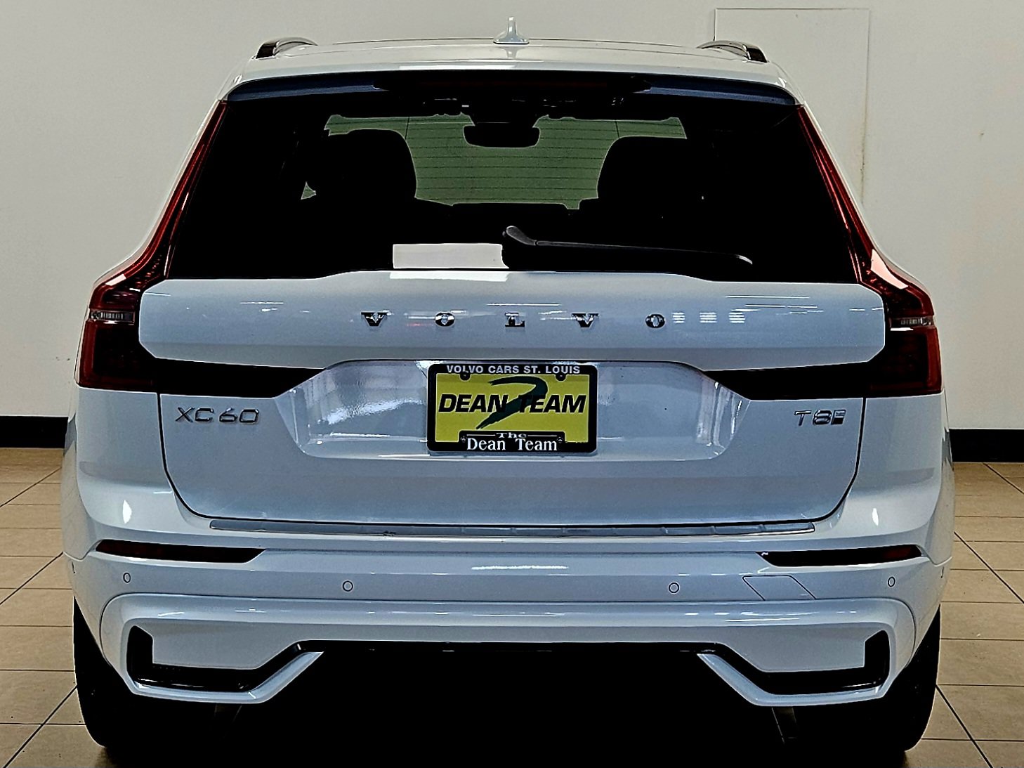 New 2026 Volvo XC60 T8 Plus w/ Protection Package Premier AWD/4WD image 9