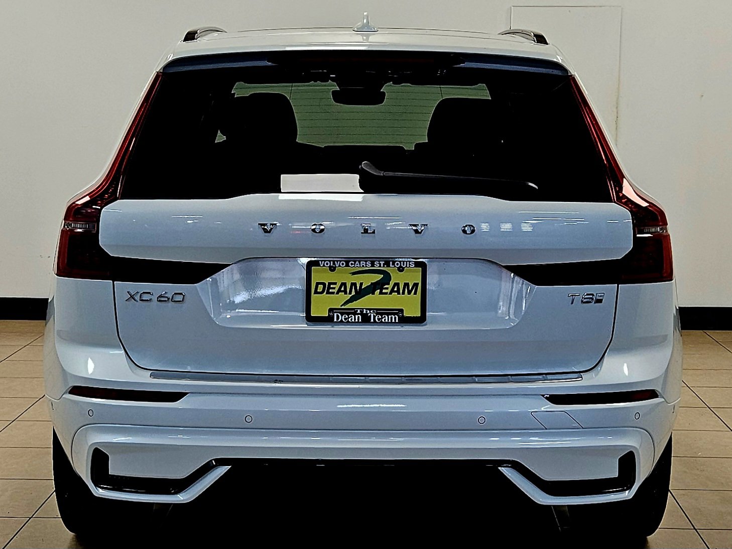 New 2026 Volvo XC60 T8 Plus w/ Protection Package Premier image 9