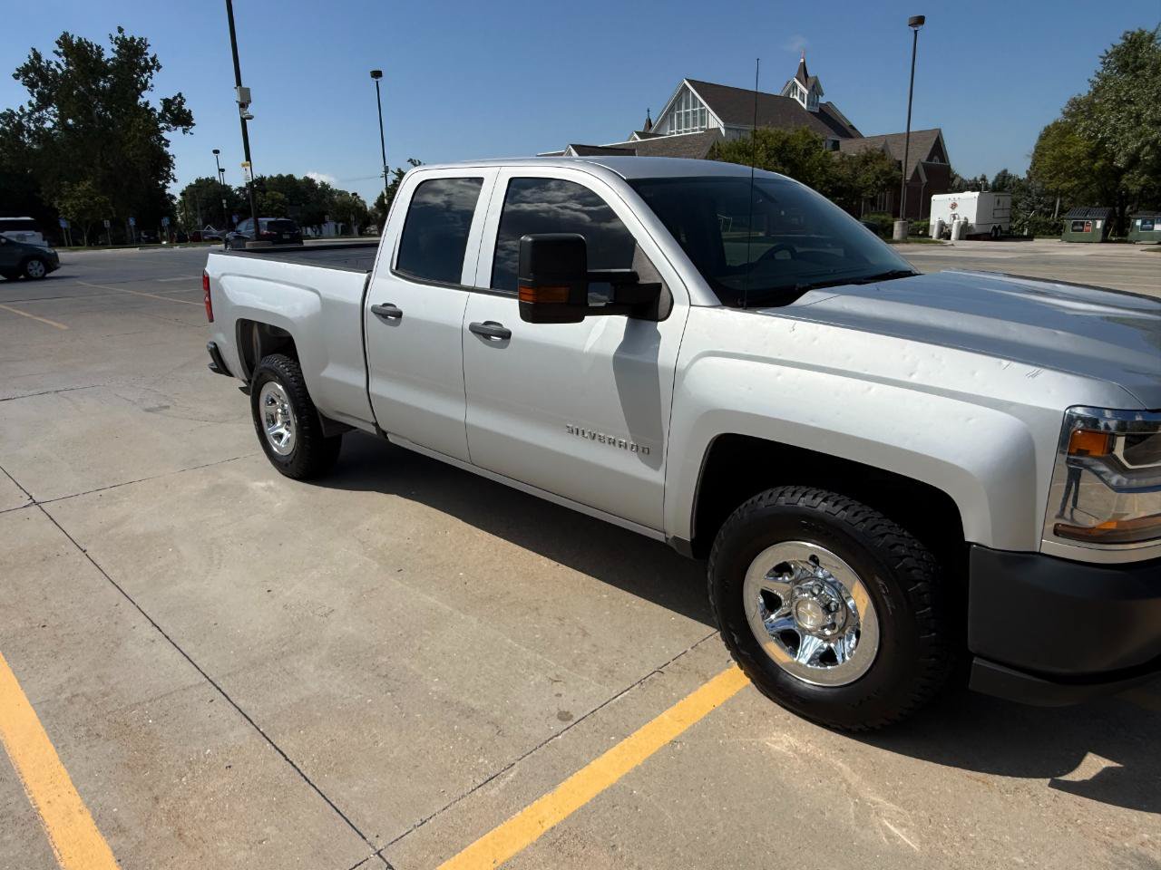 Used 2017 Chevrolet Silverado 1500 W/T AWD/4WD image 10