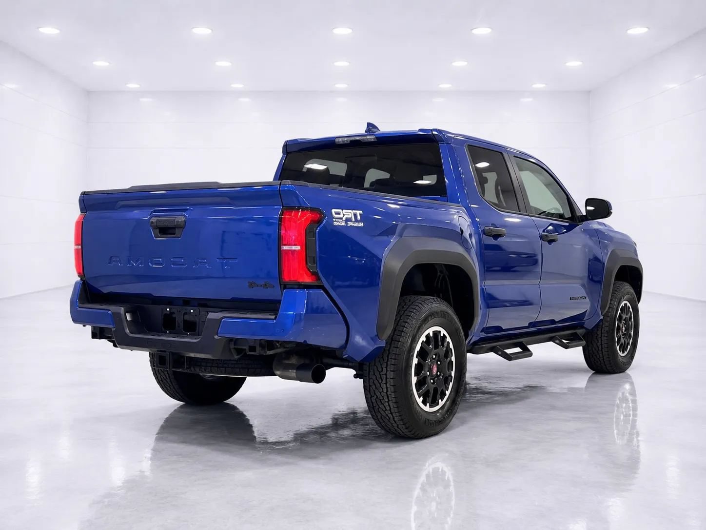 Used 2024 Toyota Tacoma TRD Off-Road AWD/4WD image 5