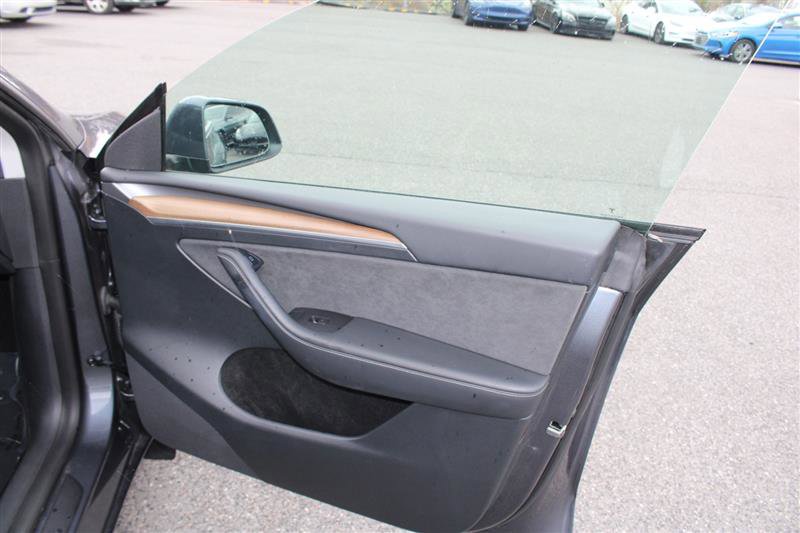 Used 2023 Tesla Model Y Long Range image 11