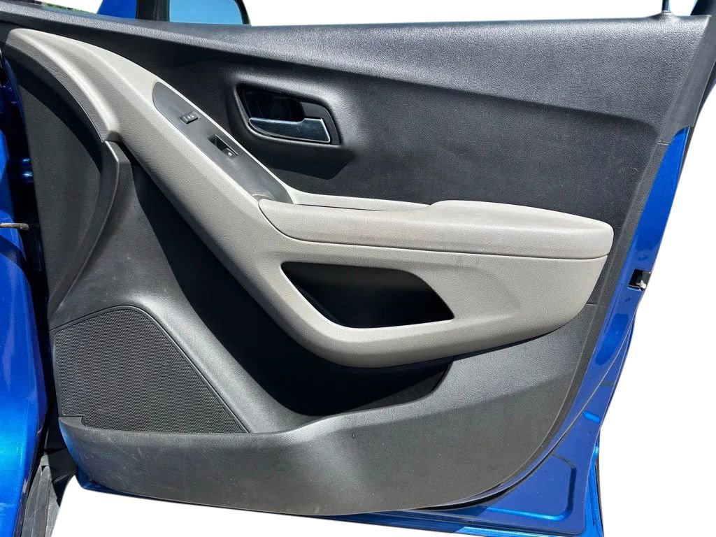 Used 2016 Chevrolet Trax LS AWD/4WD image 26