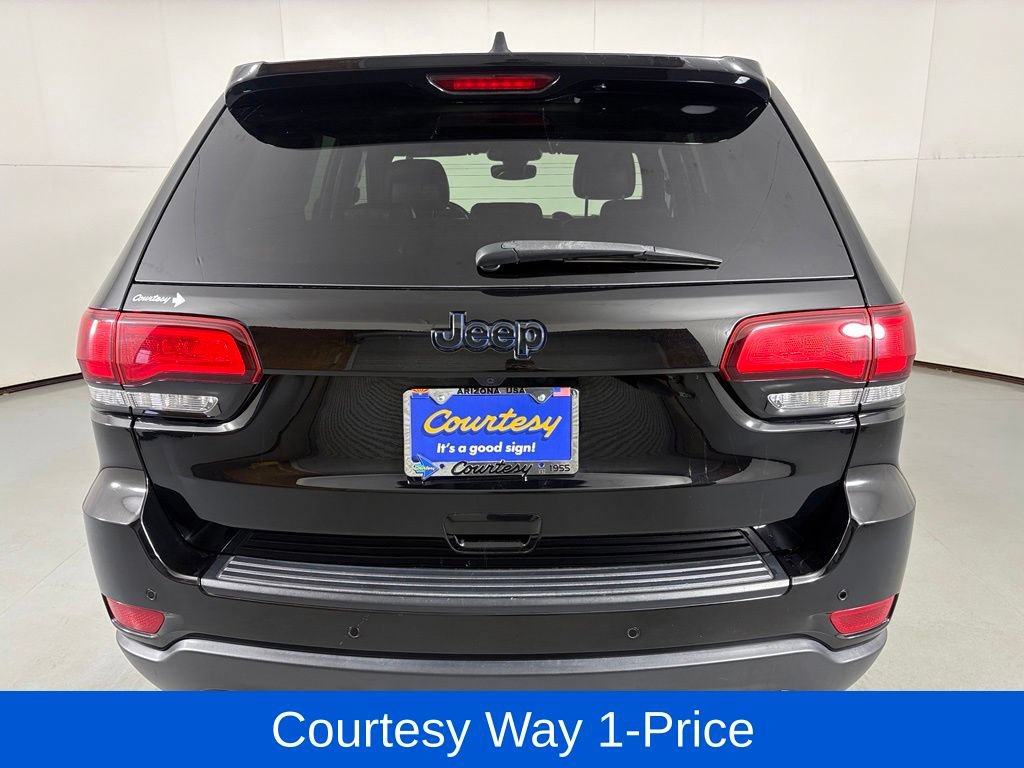 Used 2019 Jeep Grand Cherokee Laredo RWD image 9