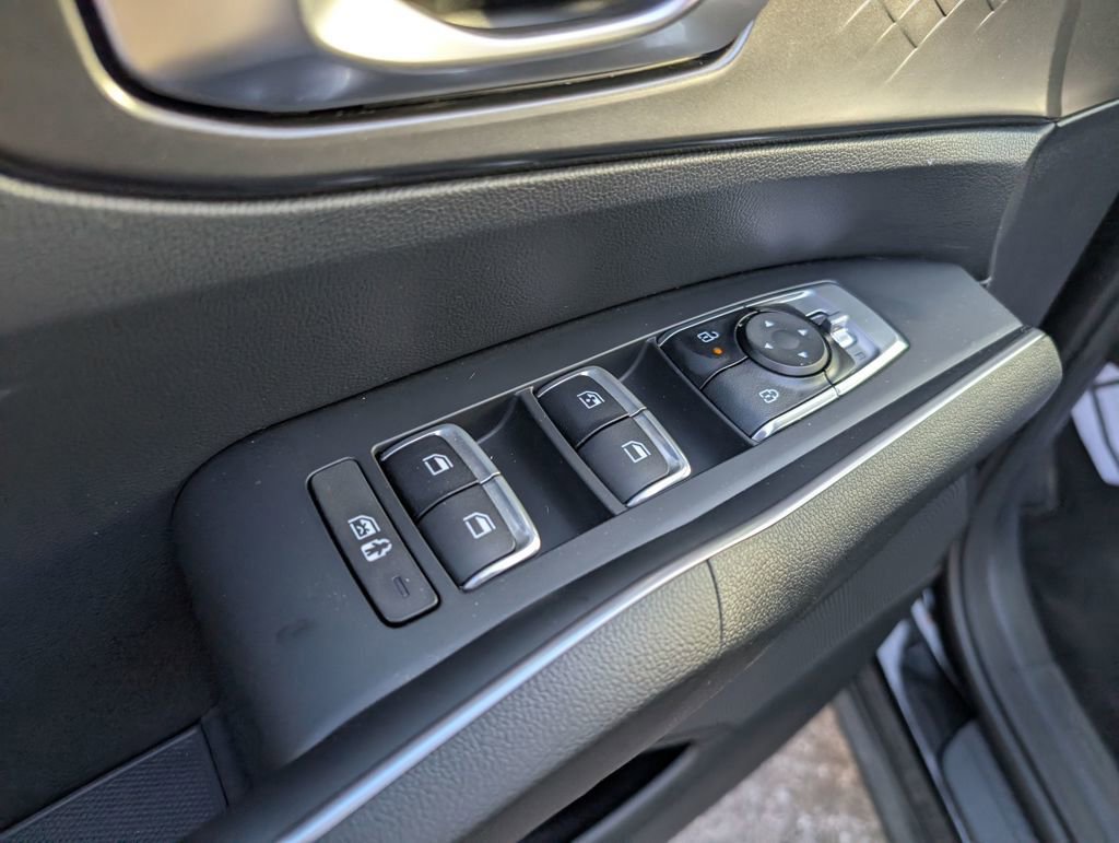 Used 2025 Kia Sorento EX image 15