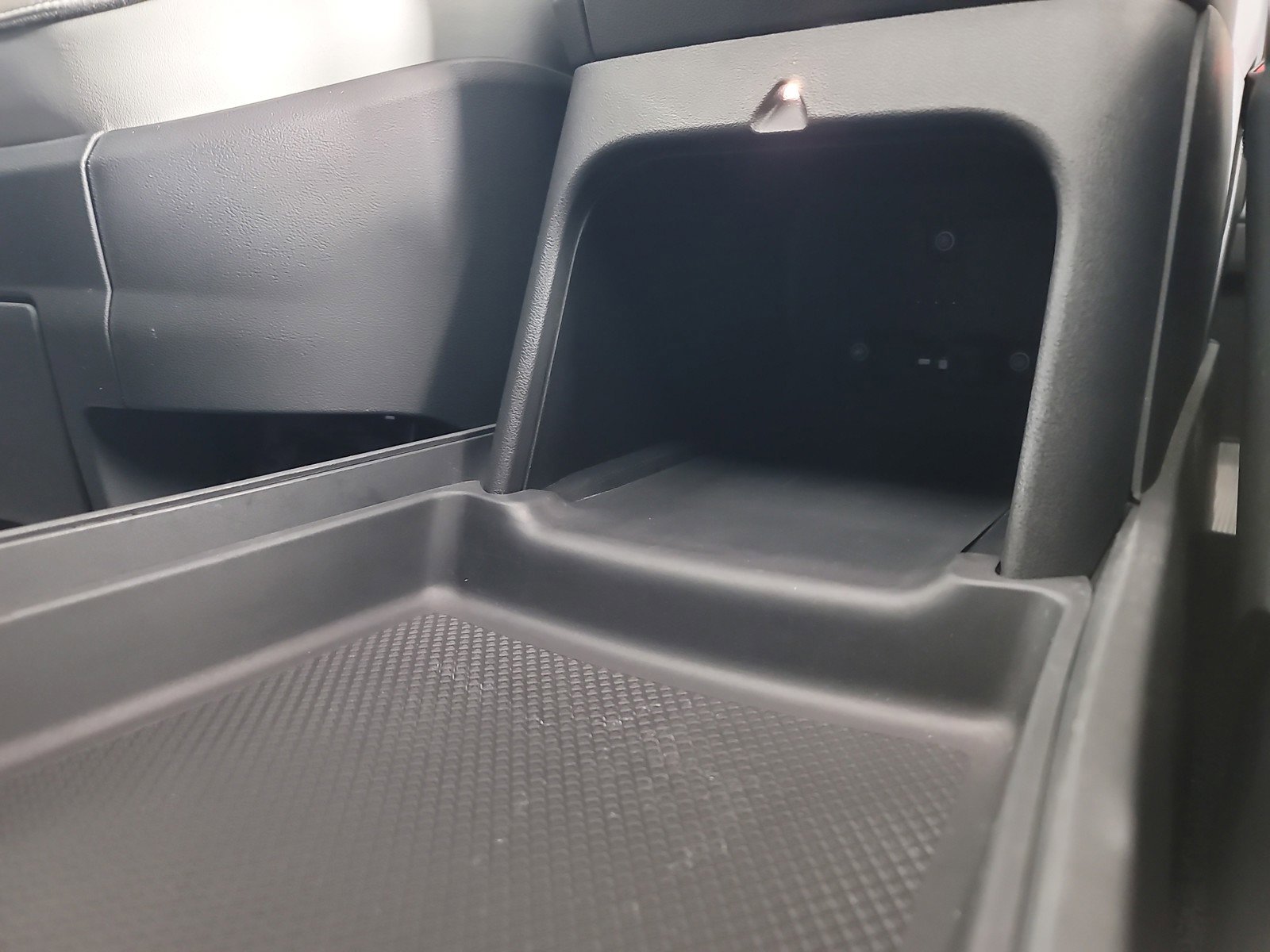 Used 2023 Rivian R1T Adventure image 31