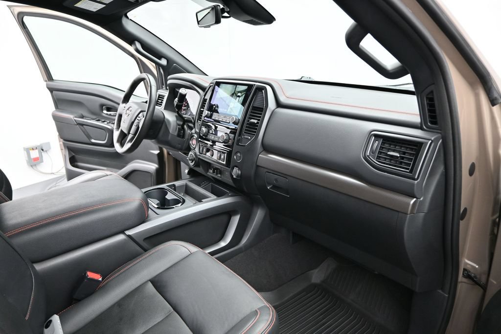 Used 2024 Nissan Titan PRO-4X w/ Pro-4x Convenience Package AWD/4WD image 6