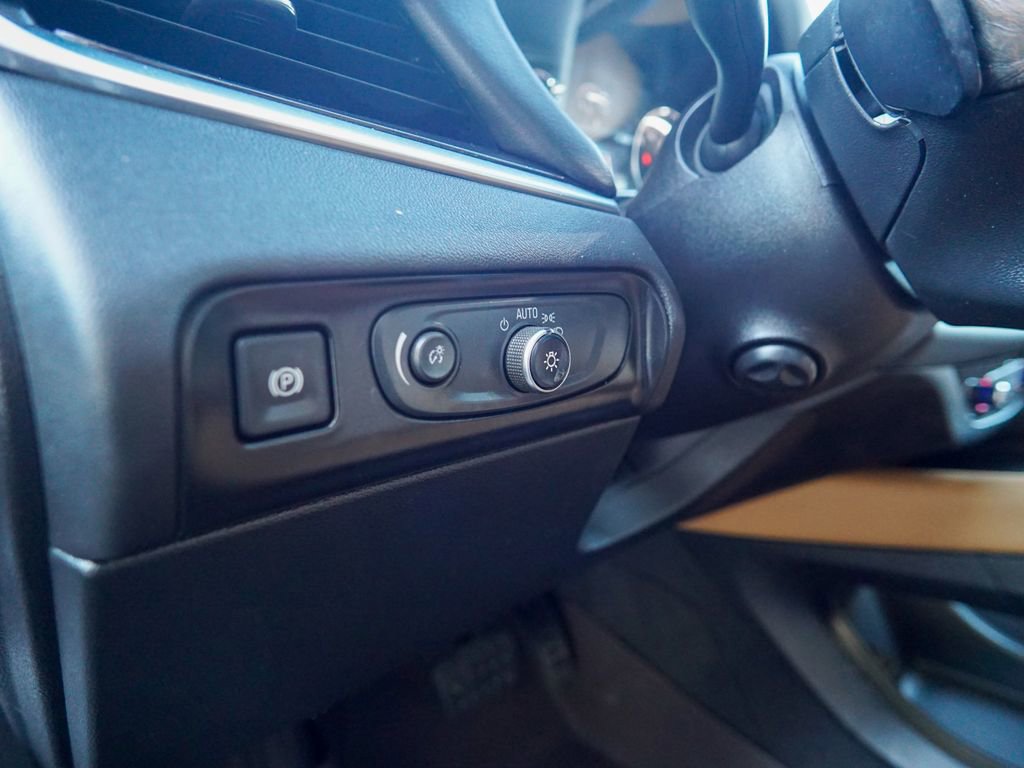 Used 2018 Buick Enclave Premium w/ Experience Buick Package image 23