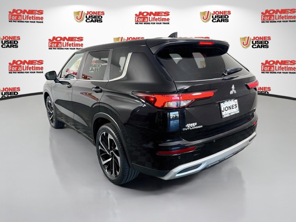 Used 2024 Mitsubishi Outlander SE AWD/4WD image 2