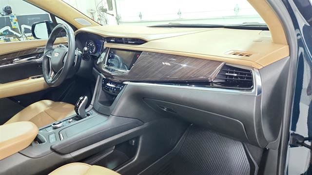 Used 2024 Cadillac XT6 Sport w/ Platinum Package image 26