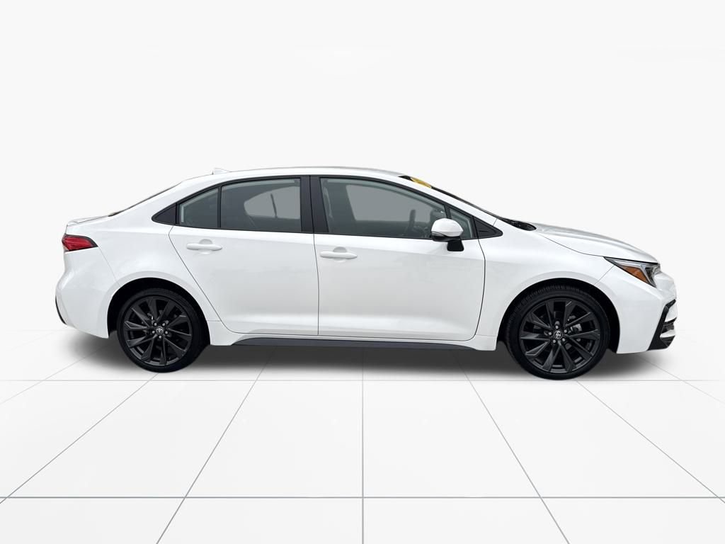Used 2025 Toyota Corolla SE image 10