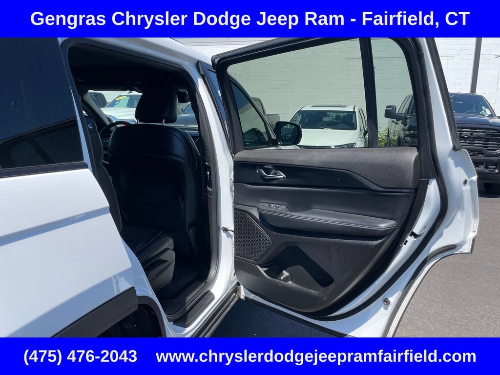 Certified 2023 Jeep Grand Cherokee L Laredo AWD/4WD image 16