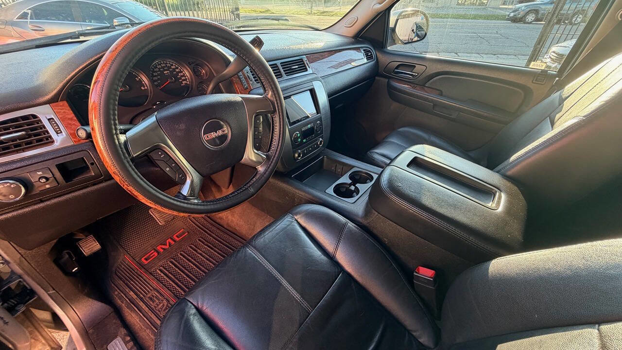 Used 2007 GMC Yukon SLT w/ SLT Preferred Equipment Group image 25