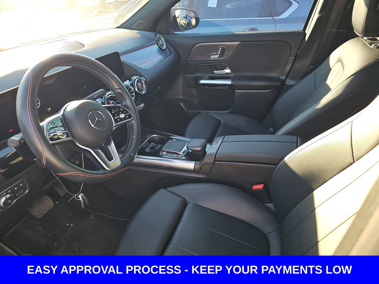 Used 2021 Mercedes-Benz GLA 250 4MATIC w/ Premium Package image 11