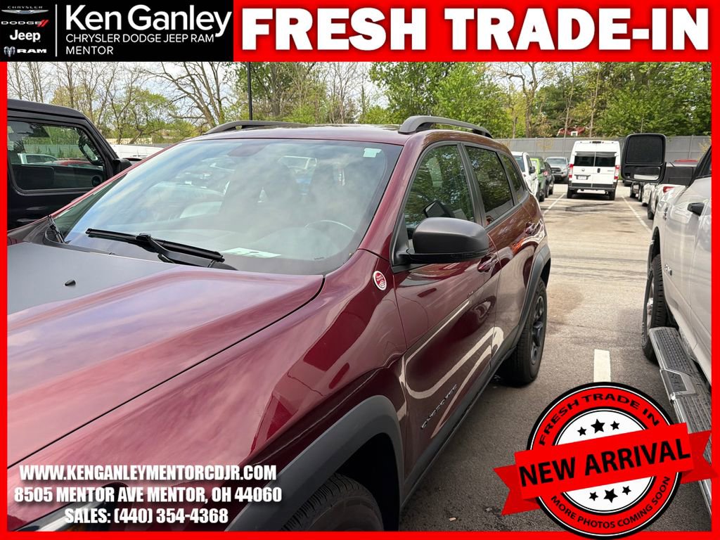 Used 2019 Jeep Cherokee Trailhawk w/ Cold Weather Group AWD/4WD image 7