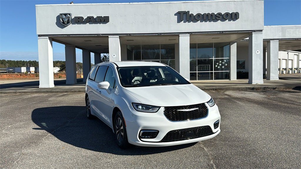 Used 2022 Chrysler Pacifica Touring-L video 2