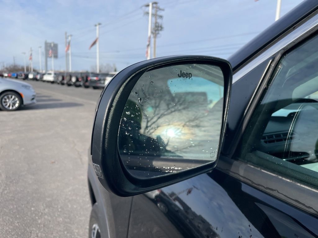 Used 2022 Jeep Compass Limited image 10